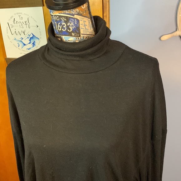 SHEIN Black Cropped Turtleneck Large - Picture 2 of 5